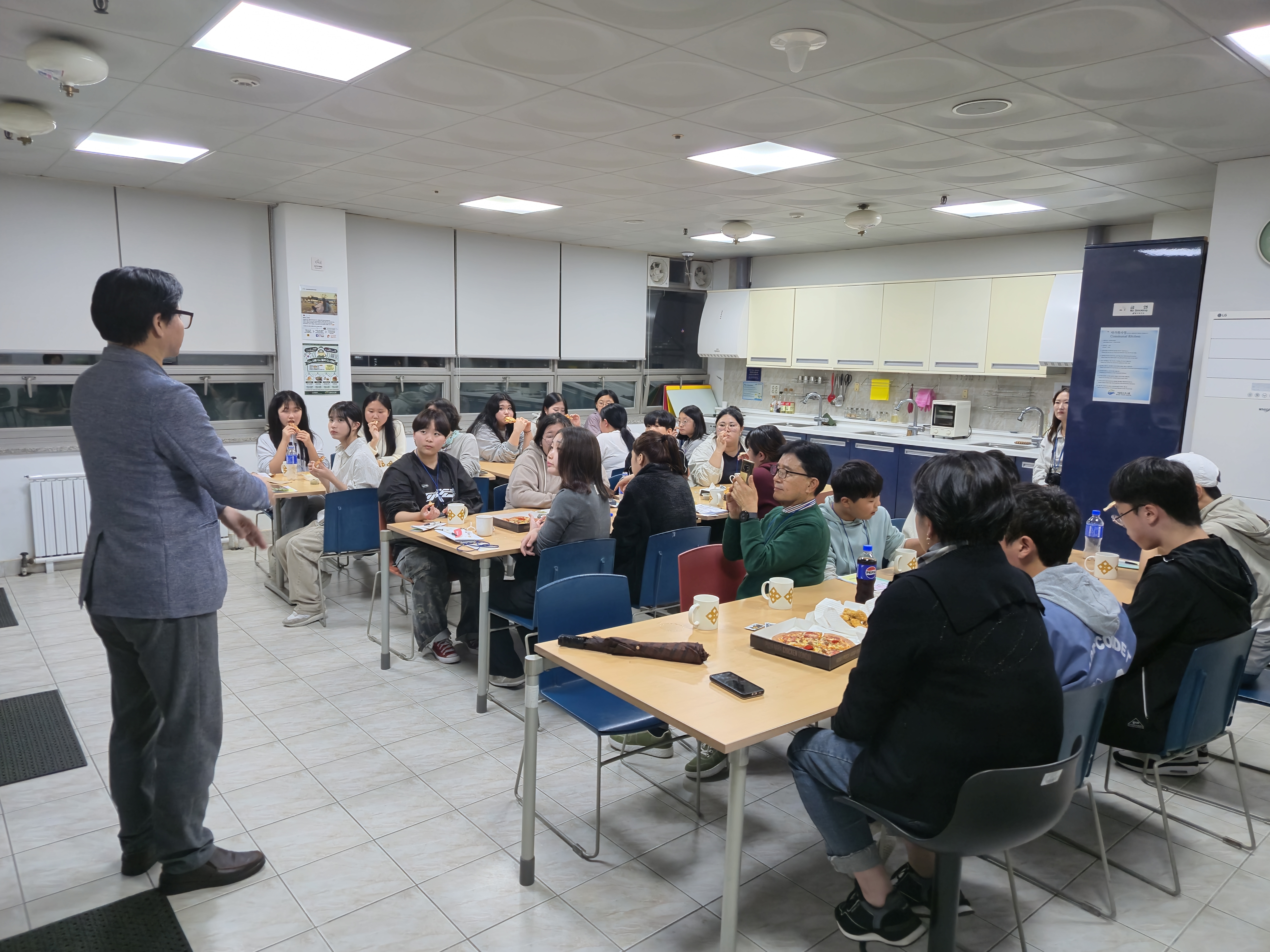 �̹��� 3:��6ȸ ���� û�ҳ����Ͻ�������Ʈ